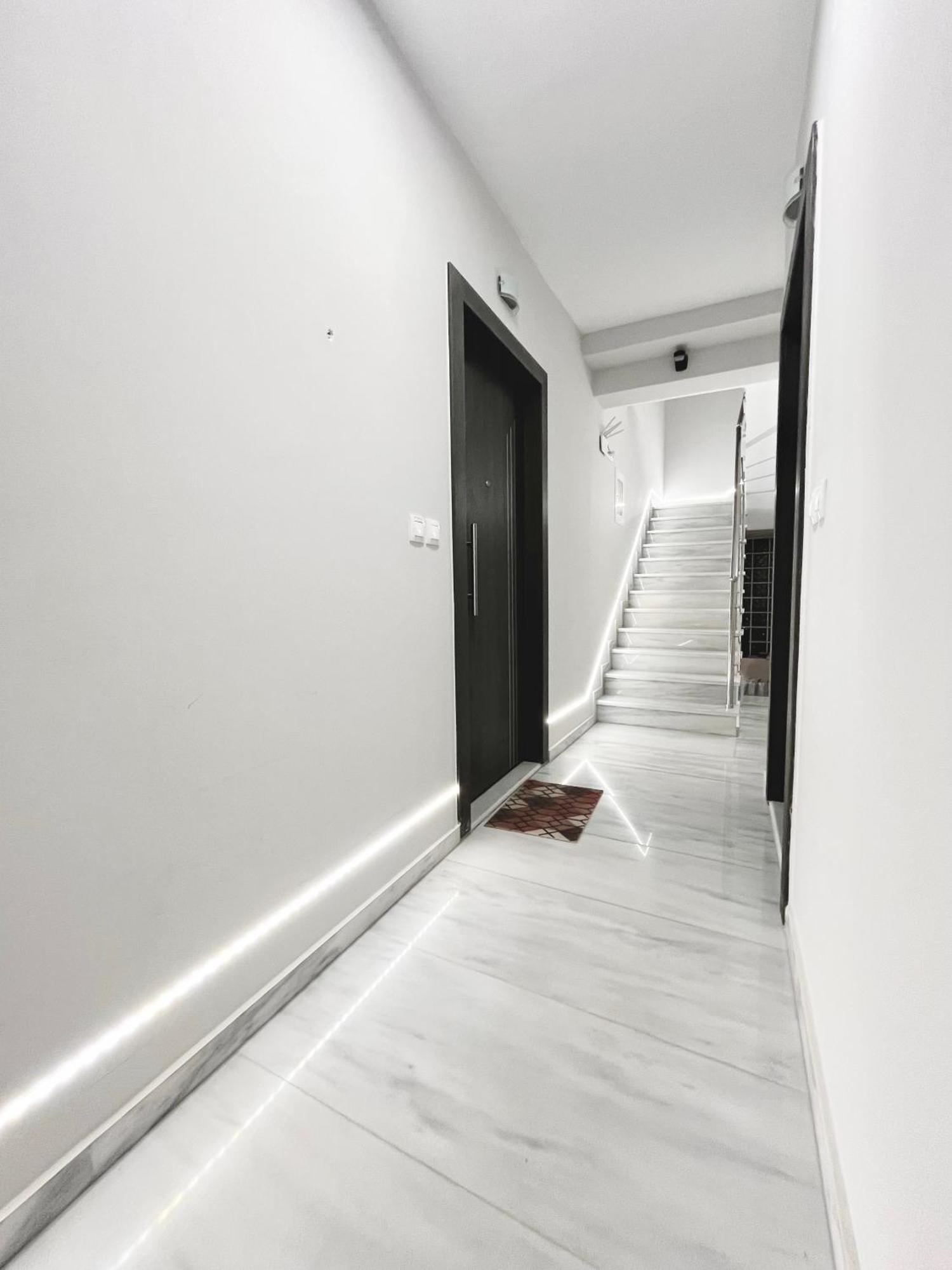 Blueline Apartment 3 Лоутраки Экстерьер фото
